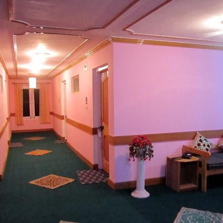 Royal Star Inn Srinagar  Exterior photo