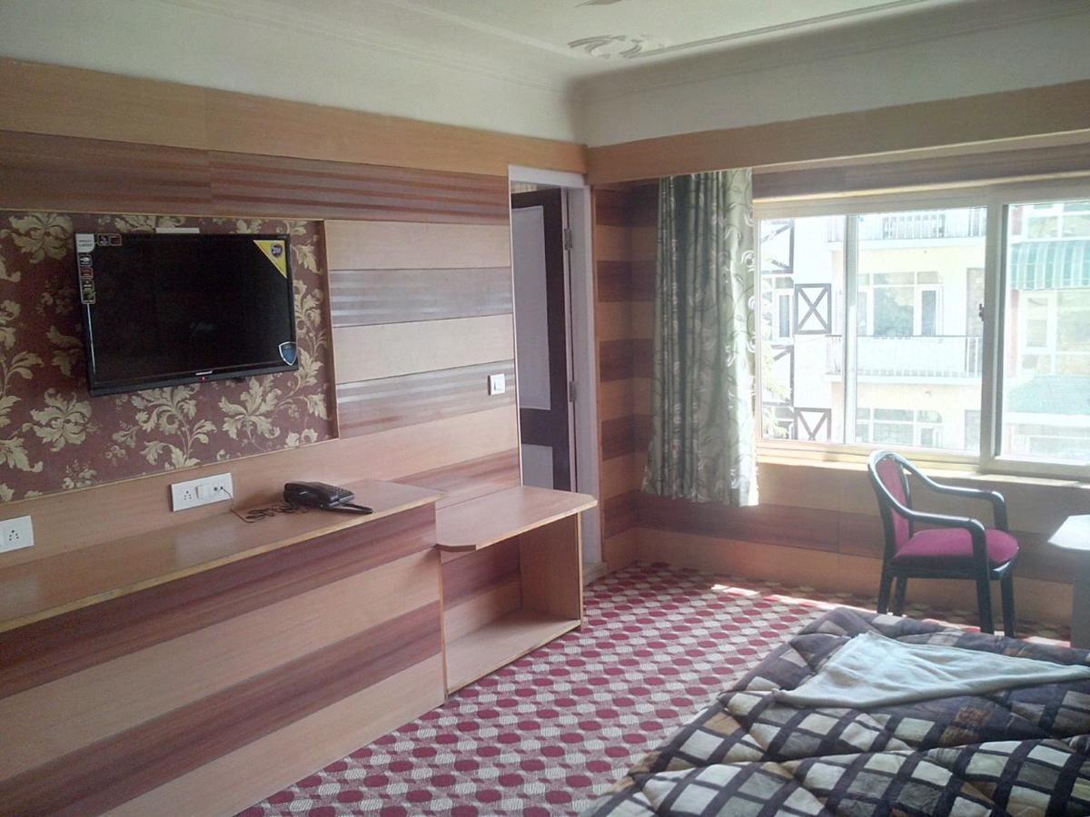 Royal Star Inn Srinagar  Exterior photo
