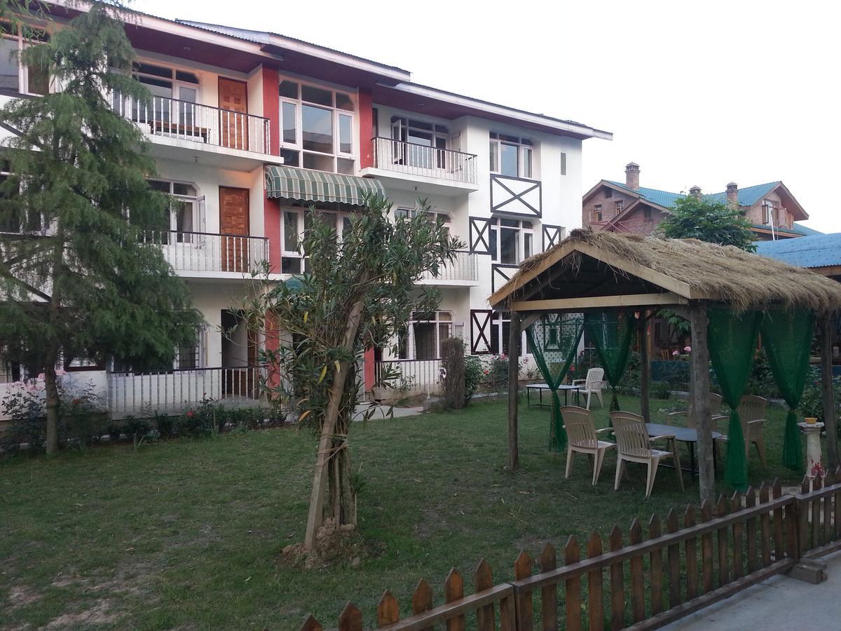 Royal Star Inn Srinagar  Exterior photo